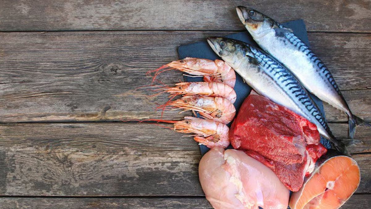 5 Reasons To Avoid Eating Meat And Fish During The Rainy Season