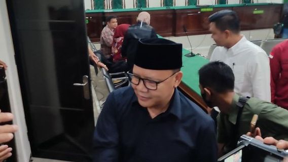 k procureurs de KPK examine un appel d’une peine de 10 ans de prison pour l’ancien gouverneur de Bengkulu, Rohidin Mersyah,
