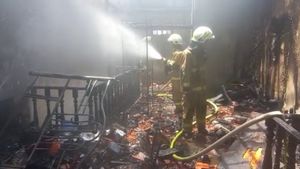Rumah Mewah di Pasar Rebo Terbakar, 8 Pekerja Bangunan Berhasil Dievakuasi