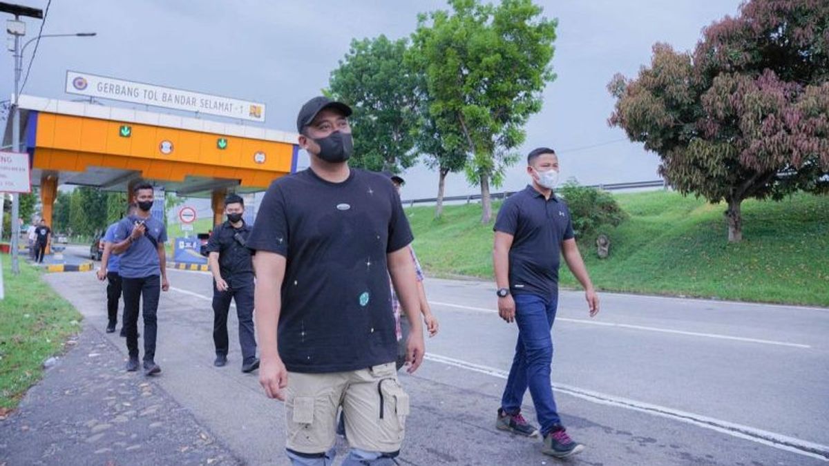 Bobby Nasution Orders To Install Pumps To Overcome Floods At The Bandar Selamat Medan Toll Gate