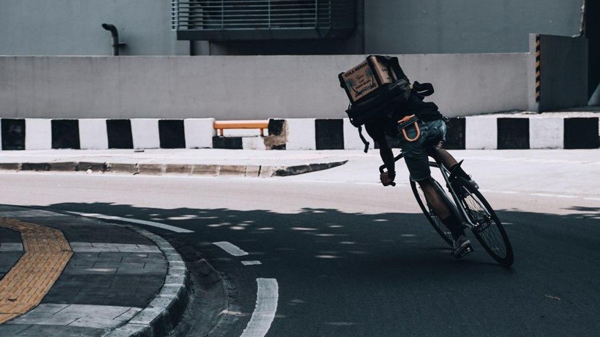 [FOTO] Kurir, kurir! Laju <i>Rider</i> Westbike Messenger Service di Jalan Ibu Kota