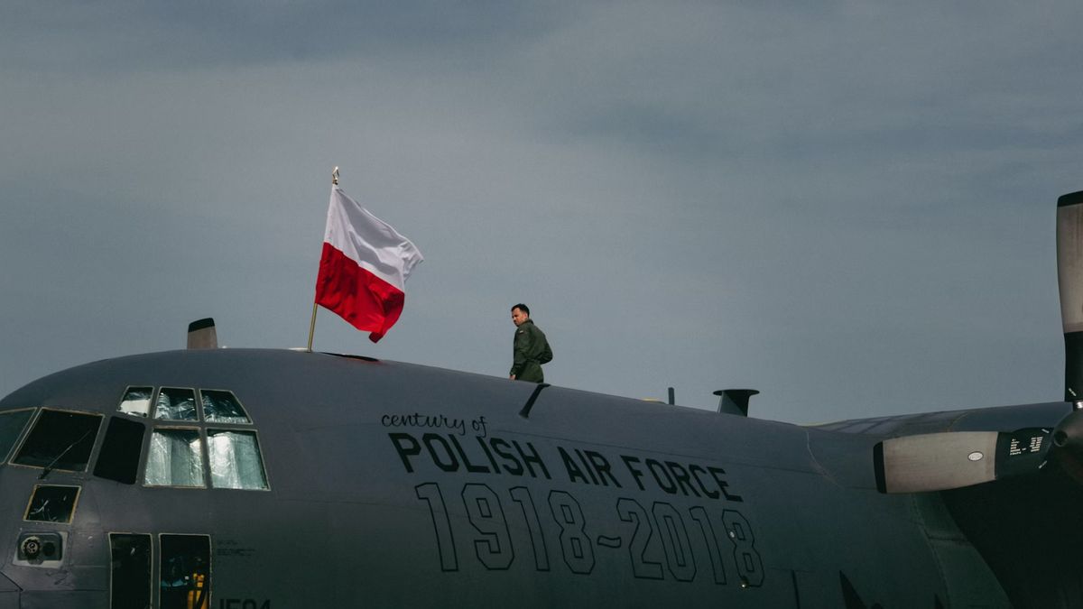 rons russes, la Pologne restriction de la circulation aérienne à la frontière biélorusse-ukrainienne