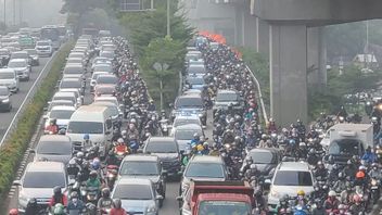 Pemprov DKI Bahas Aturan Jam Kerja Kurangi Kemacetan Jakarta, Opsinya Masuk Kantor Jam 10 Pagi 