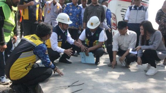 Pemkab Cirebon Mulai Perbaiki 31 Ruas Jalan Rusak
