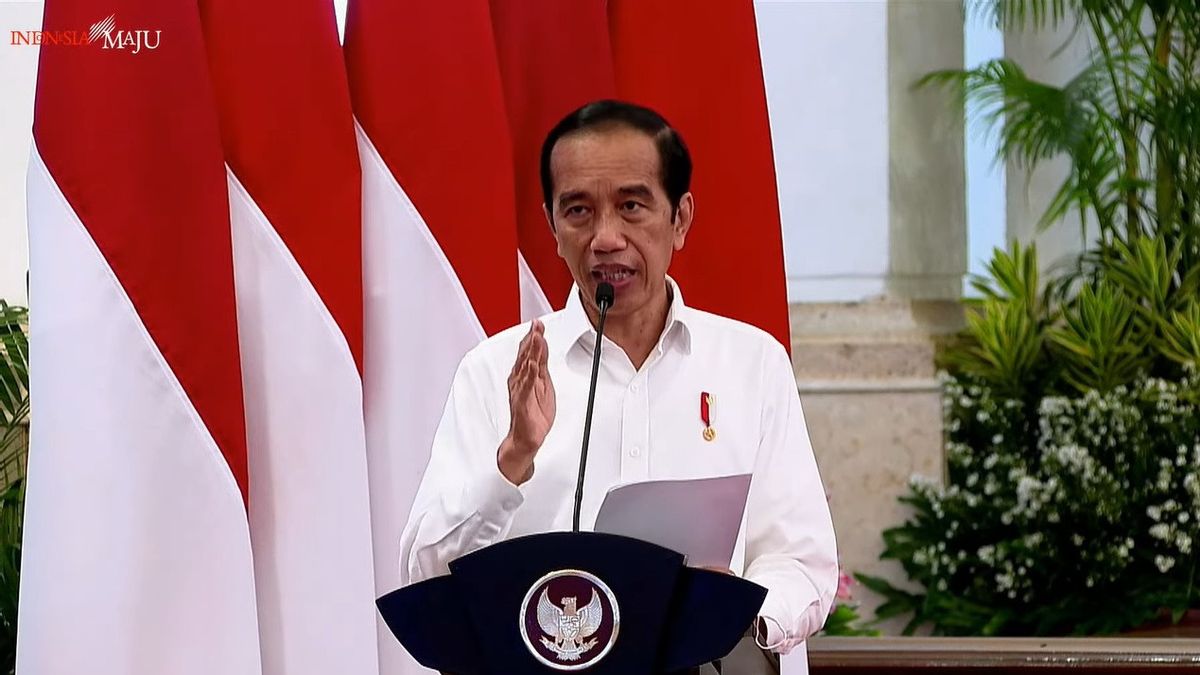 Jokowi Asks Menpan RB To Find A Middle Street About Honorary Energy