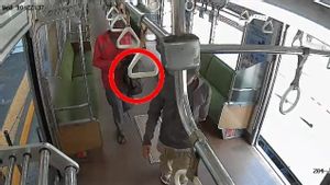 Usai Viral, Polisi Tangkap Pencuri Tas di Dalam Gerbong Commuter Line