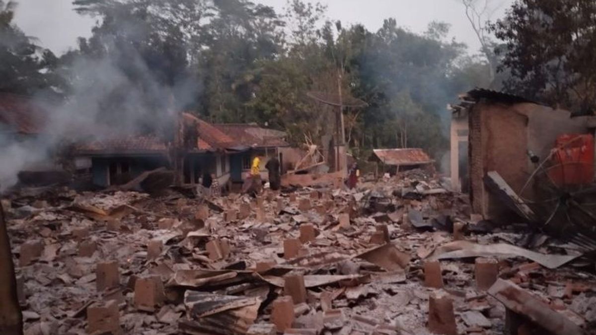 Damkar Cianjur Tuntaskan Penanganan Kebakaran Lahandi Bojongpicung dan Tanggeung