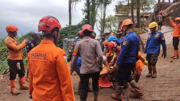 A Pair Of Jakartans Buried In Land Land Land Land In Cisarua Bogor Has Been Found By The SAR Team