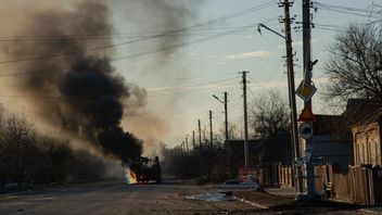 السلطات الأوكرانية تقول إن عشرات المدنيين في خاركيف لقوا حتفهم في هجوم روسي