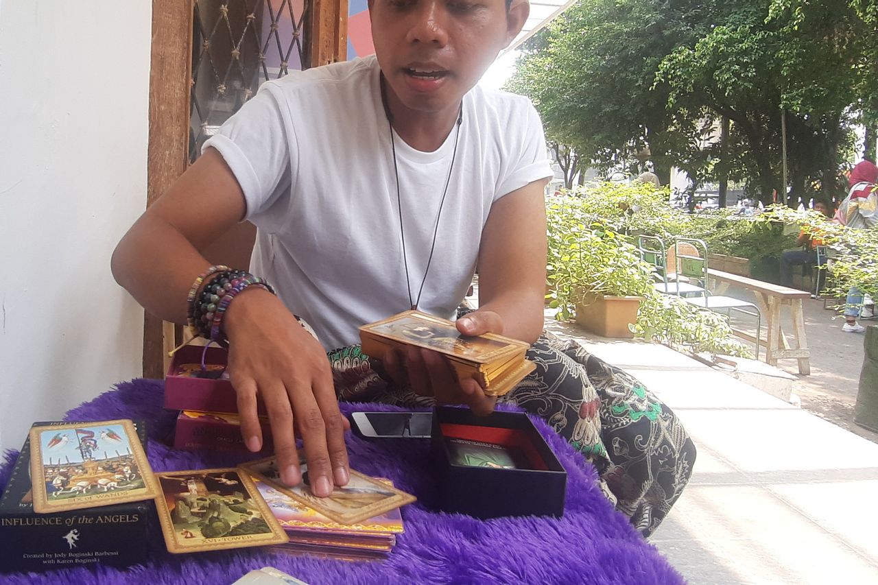 Akhirnya Kami Tahu Cara Tarot Bantu Masalah Banyak Orang