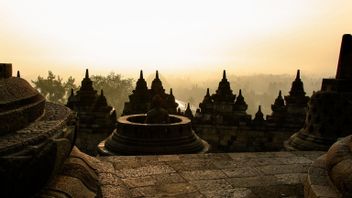 Soal Meme Stupa Borobudur Mirip Jokowi, Wamenag Tegaskan Simbol Agama Bukan untuk Bahan Olokan
