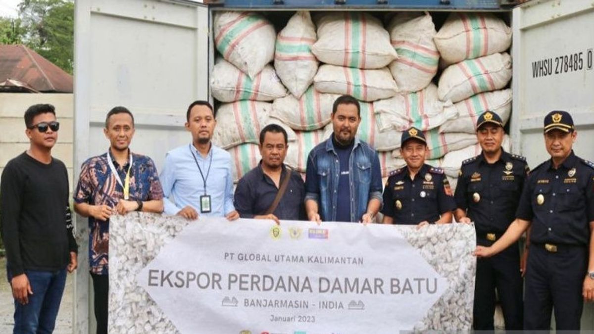 Banjarmasin Customs Office Apart From Export Of Perdana Batu Damar To India