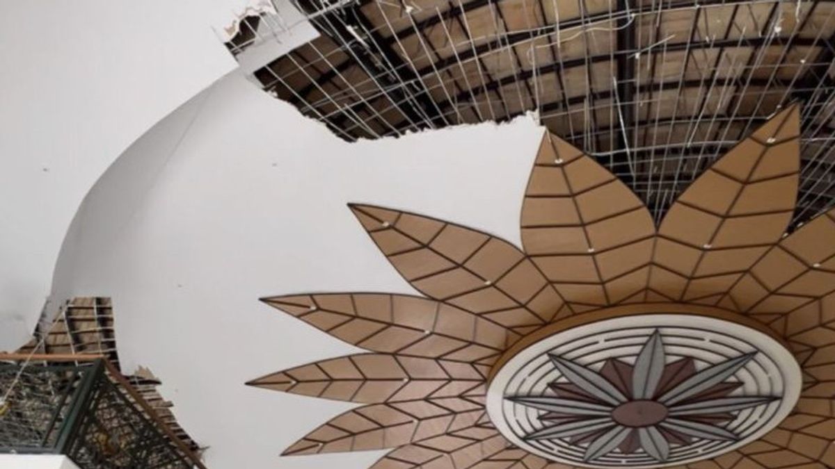 由BP巴淡岛调查，坦贾克清真寺的天花板因伦巴布而倒塌