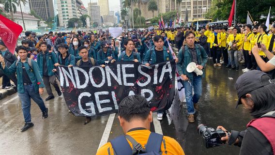 学生は教育予算の削減とTNI法、警察、検察庁の改正を拒否する