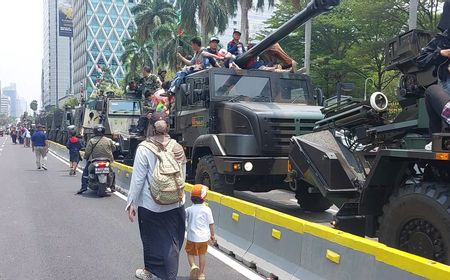 Cerita Haru Seorang Ibu Hadir di HUT ke-79 TNI, Ingin Anak Tersenyum