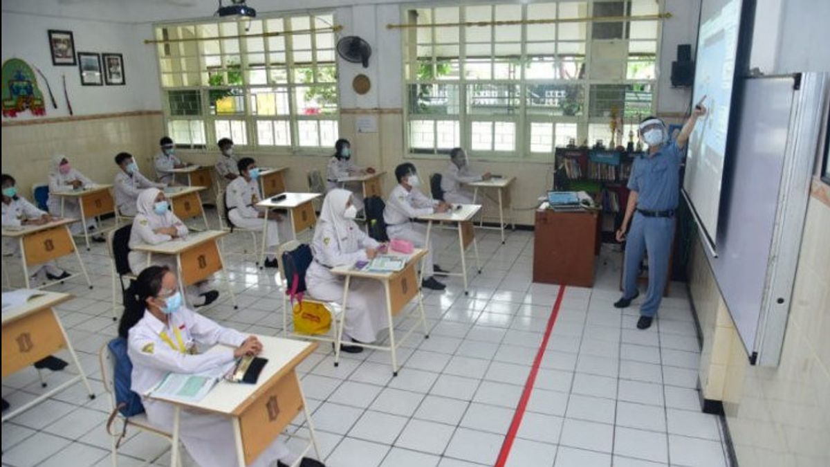 Jakarta Terapkan PTM 100 Persen di Sekolah Mulai Besok