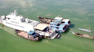 Bakamla Geled 3 navires de minage illégaux de sable dans les eaux de Karimun