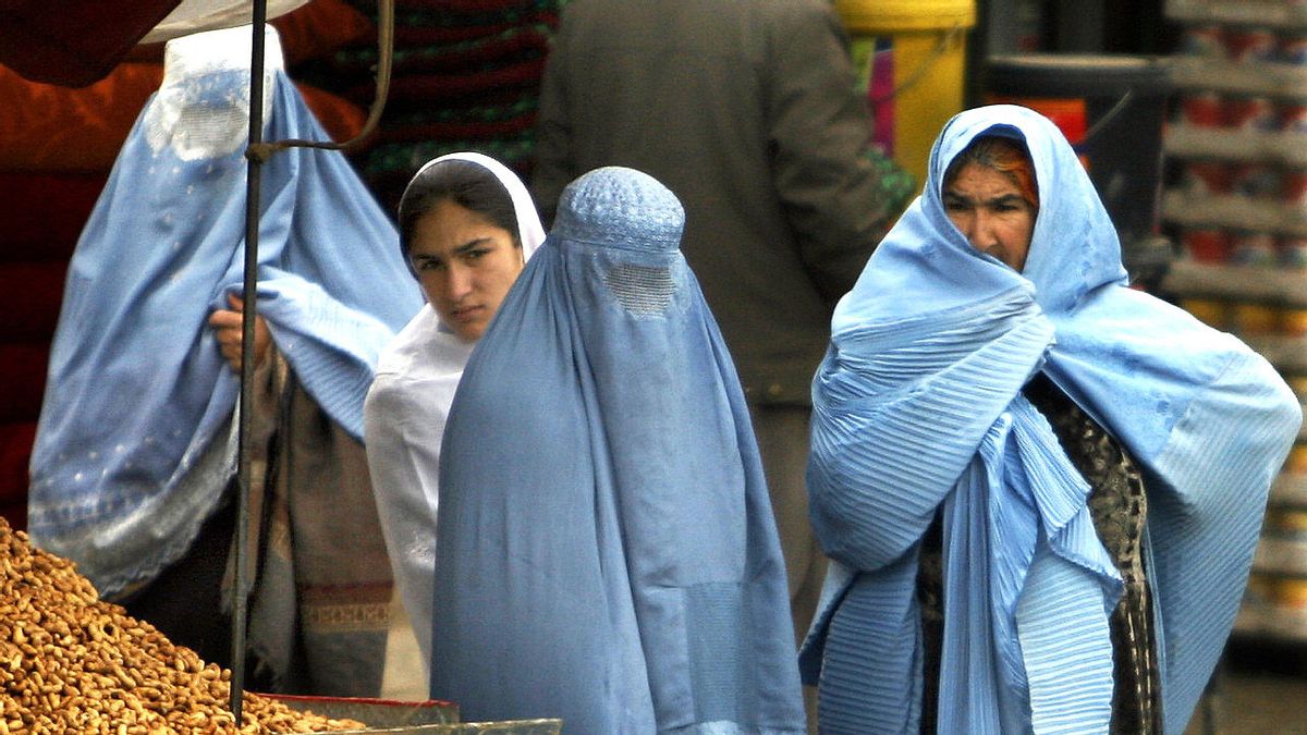 Être Une Femme Afghane Sous Les Talibans