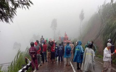 Tanah Longsor yang Tutupi Jalan Lencoh Boyolali Berhasil Dibersihkan, Akses Lalin Kembali Normal