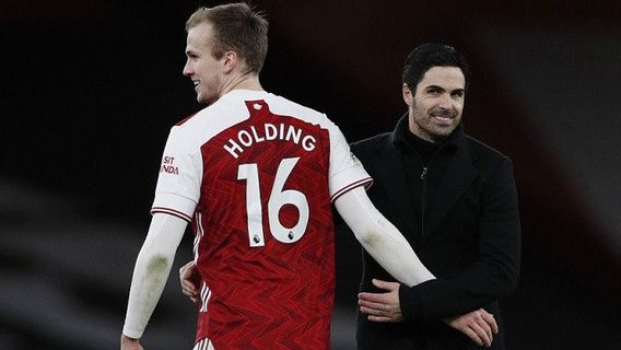 Arsenal Ikat Rob Holding hingga 2024