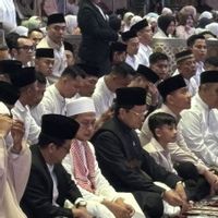 Wapres Salat Idulfitri di Masjid Istiqlal bersama Jan Ethes dan Sejumlah Menteri