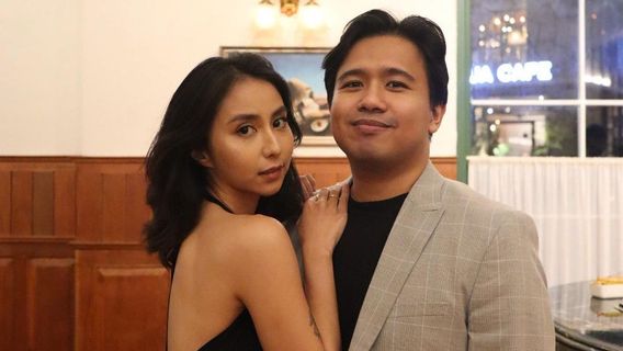 Joshua Suherman And Clairine Clay Umumkan Hamil Anak Pertama