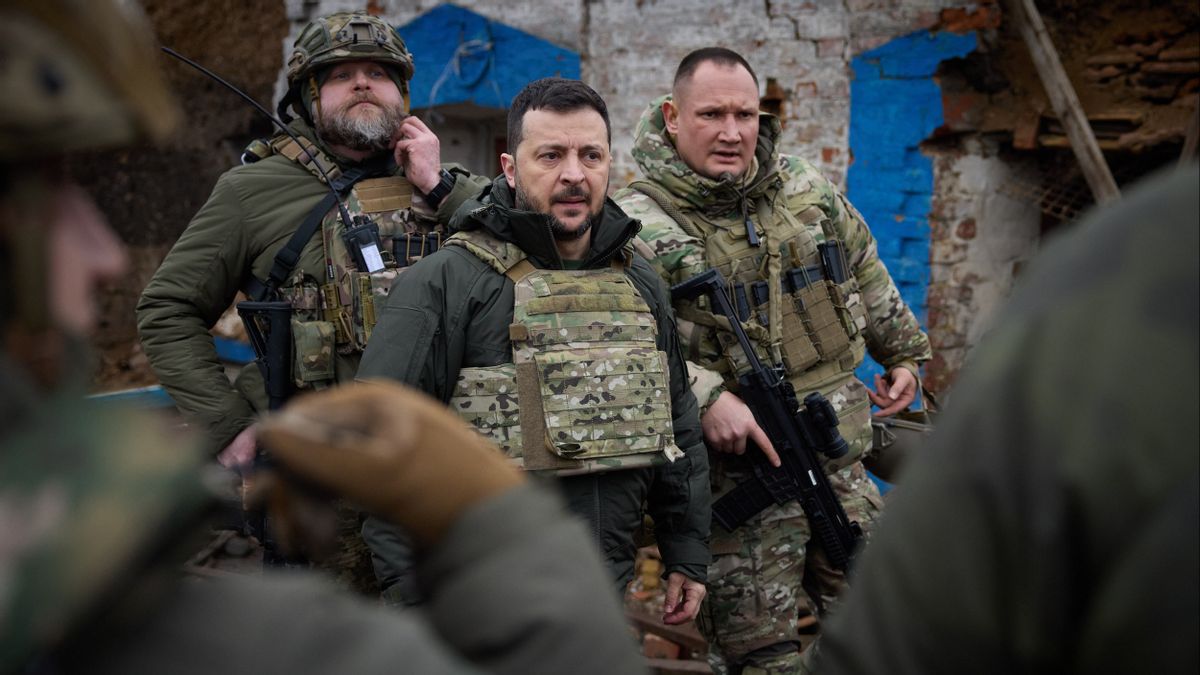 Presiden Zelensky Puji Hasil yang Dicapai Tentara Ukraina di Garis Depan