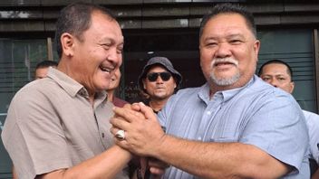 رفاعي تاج الدين-ييفري مينانغ في المحكمة الدستورية، على استعداد للإجابة بعد جنوب بنجكولو