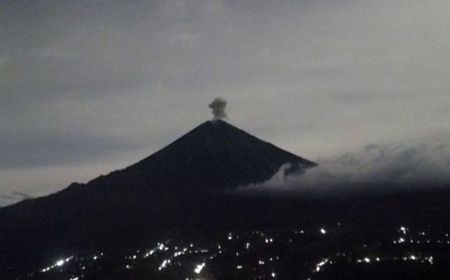 Gunung Semeru Dua Kali Erupsi