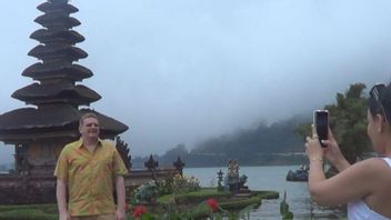 Foreign Tourist Visits To Ulundanu Bedugul Bali Increase After International Flights Open