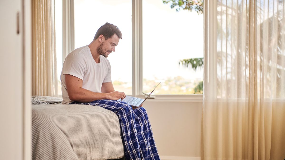 自宅で仕事をしている間にパジャマを着て、あなたの精神的健康を妨げることができます