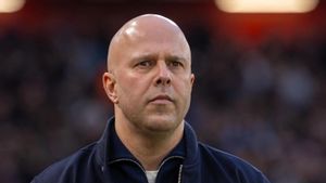 Arne Slot Masih Tak Terima Kekalahan dari Manchester City: Guehi Seharusnya Kartu Merah