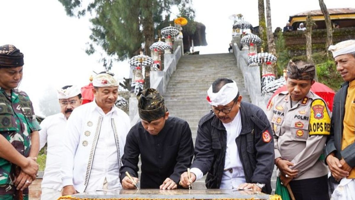 Bali Deputy Governor Inaugurates Jaba Side Of Ulun Ranu Pane Temple Lumajang