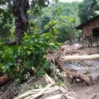 东努沙登加拉洪水最新数据：124人死亡，74人失踪