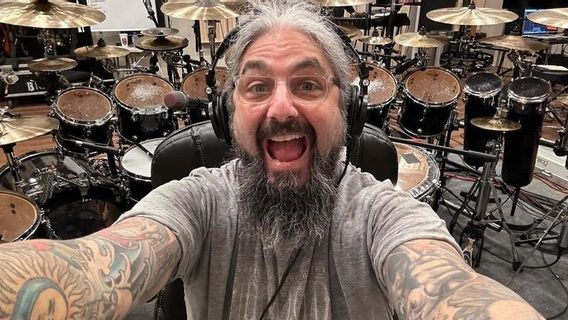 迈克·波特诺伊(Mike Portnoy)完成了梦想剧院新专辑的录制