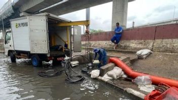 DKIジャカルタ、7月7日まで洪水警報ロブ、緊急ポンプと堤防の準備