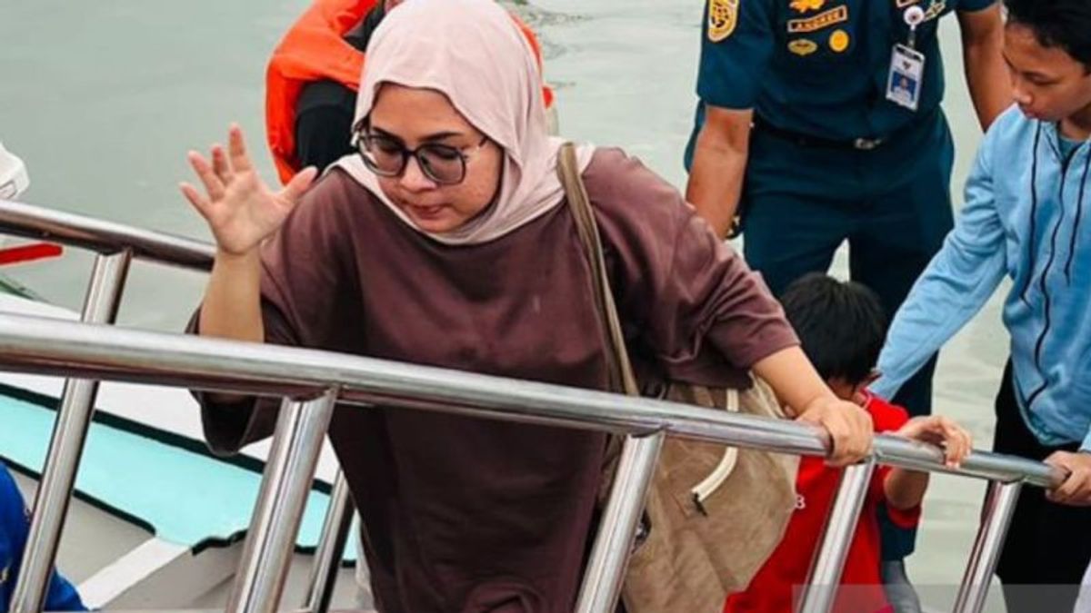 Mer de Surut, 95 passagers de km Salvia de Jakarta ont été forcés d’être évacués par une équipe utilisant un navire de patrouille