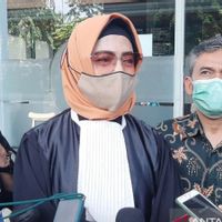 Nia Ramdhani诚实地使用甲基苯丙胺提交证据，律师：必须受到赞赏