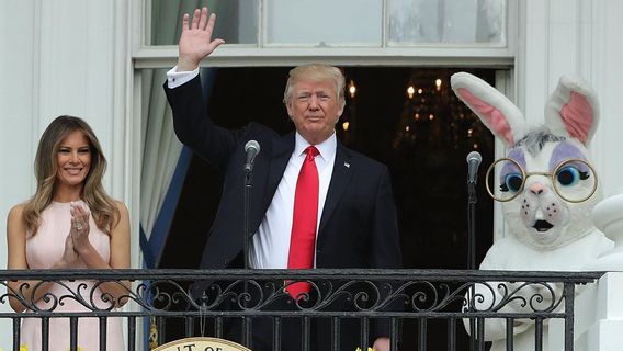 Donald Trump Bakal Buka Kembali Aktivitas 'Ada atau Tidak Ada Vaksin' COVID-19