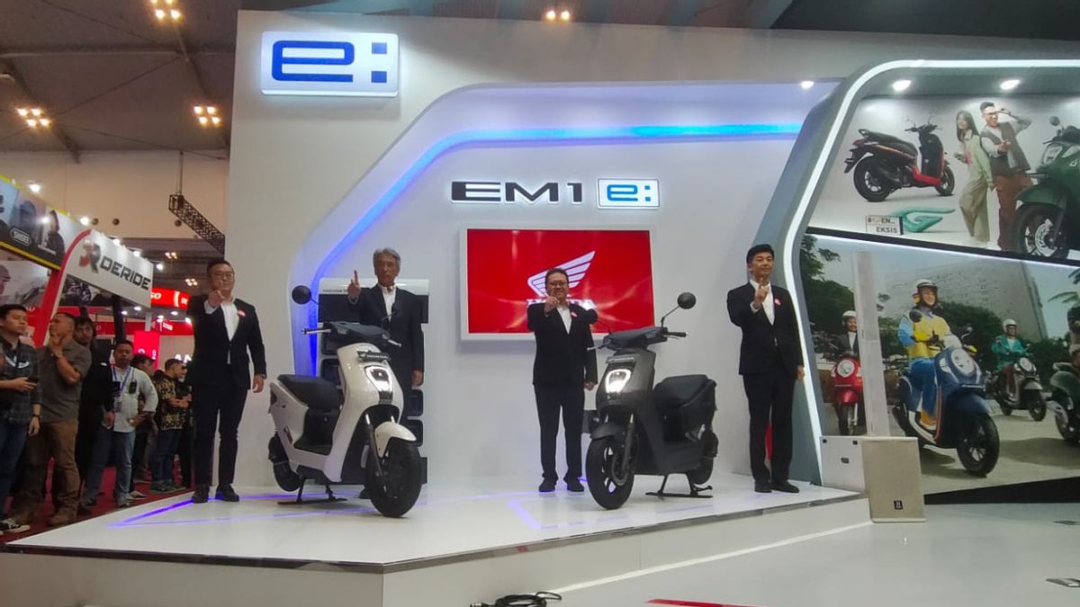 AHM Officially Released Its First Electric Motorcycle At GIIAS 2023