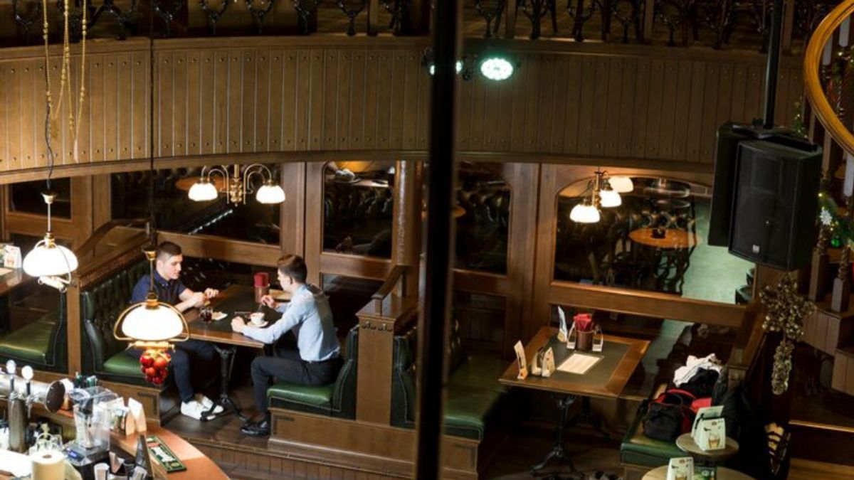 Bukan Hanya Estetika, Rahasia di Balik Pencahayaan Remang di Restoran