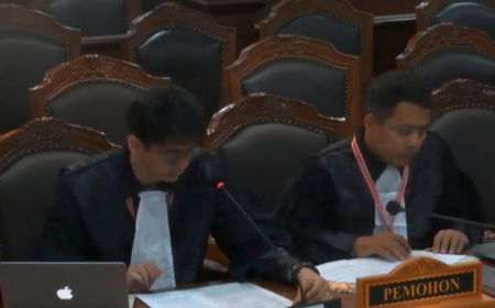 Uji Formil Usia Capres-Cawapres yang Diajukan Denny Indrayana cs Bergulir di MK