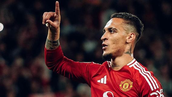 Manchester United Akan Pinjamkan Antony