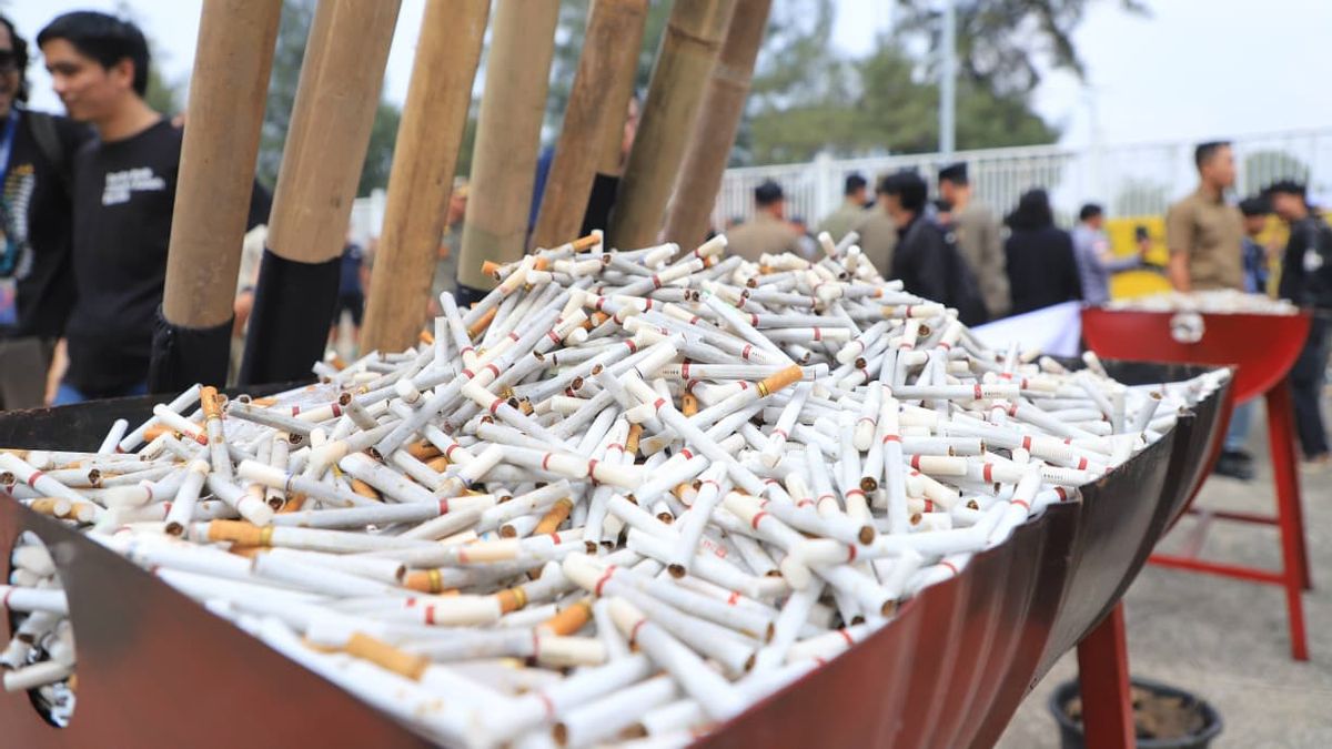 ボゴールで180万本の違法タバコが破壊され、その価値は28億ルピアに達しました