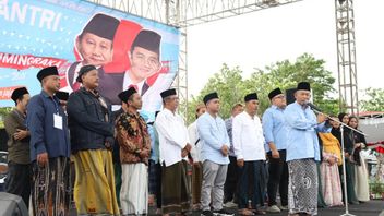 20,000 Santri From 15 Islamic Boarding Schools Throughout East Java Declaration Support Prabowo-Giban
