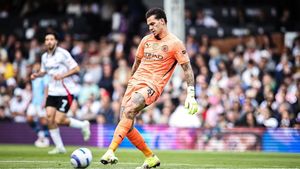 Manchester City Pilih Pertahankan Dua Kiper ketimbang Merekrut Joan Garcia dari Espanyol