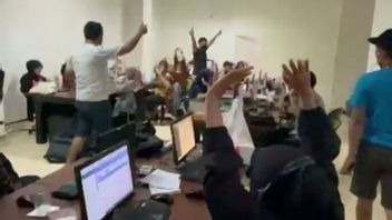 في الليل، 83 مشغلي القروض عبر الإنترنت في سليمان اعتقلتهم الشرطة