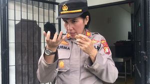 Datangi Polres Metro Jaksel, Dewi Perssik Buat Laporan UU ITE