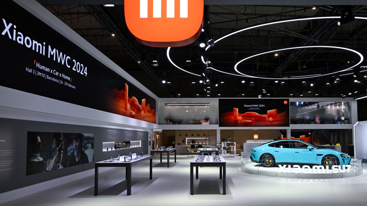 The First Electric Sedan Xiaomi SU7 Debuts In Europe At The 2024 MWC Event