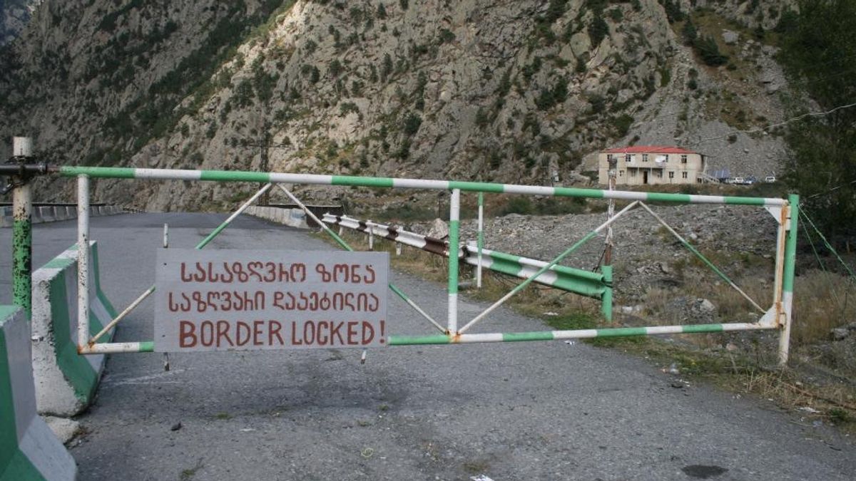 Ada Antrean Panjang di Perbatasan Georgia untuk Menghindari Mobilisasi, Ossetia Utara Batasi Jumlah Mobil Masuk